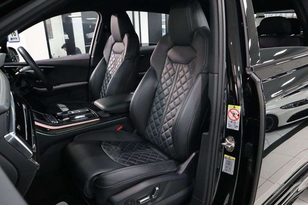 2023 AUDI SQ7 2023 AUDI SQ7