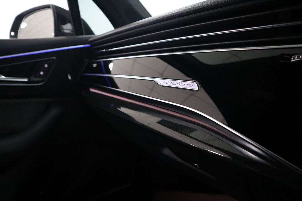 2023 AUDI SQ7 2023 AUDI SQ7