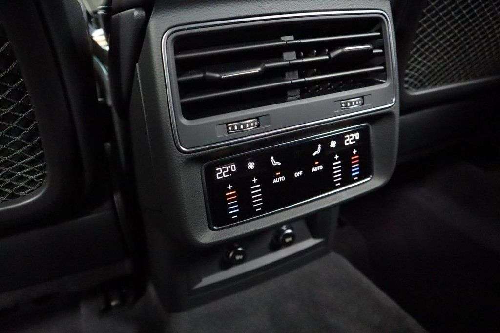 2023 AUDI SQ7 2023 AUDI SQ7
