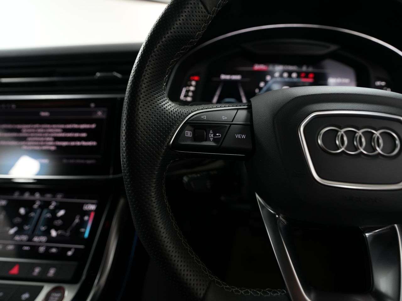 2023 AUDI SQ7 2023 AUDI SQ7