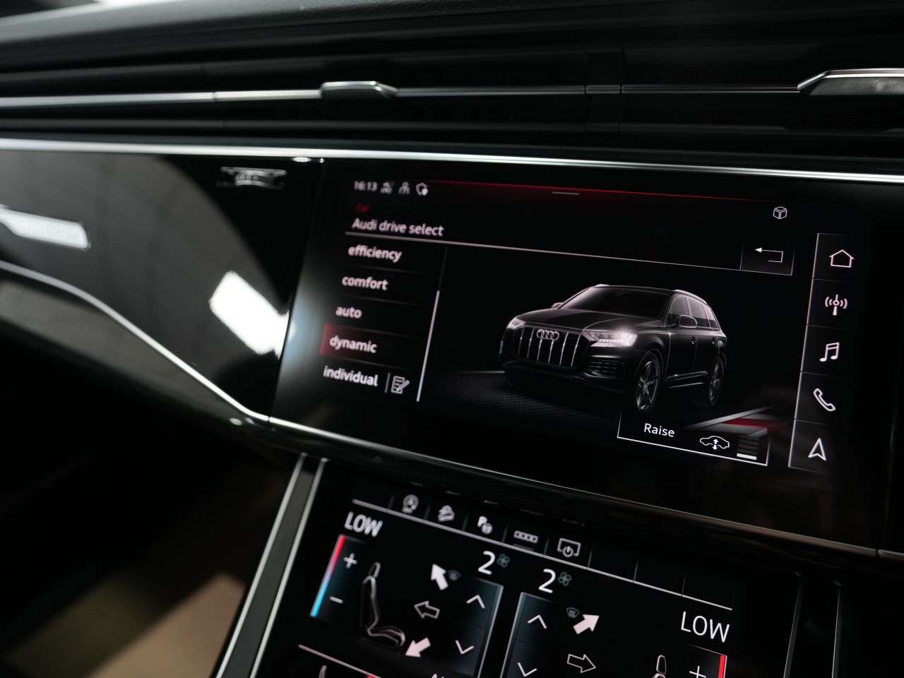 2023 AUDI SQ7 2023 AUDI SQ7