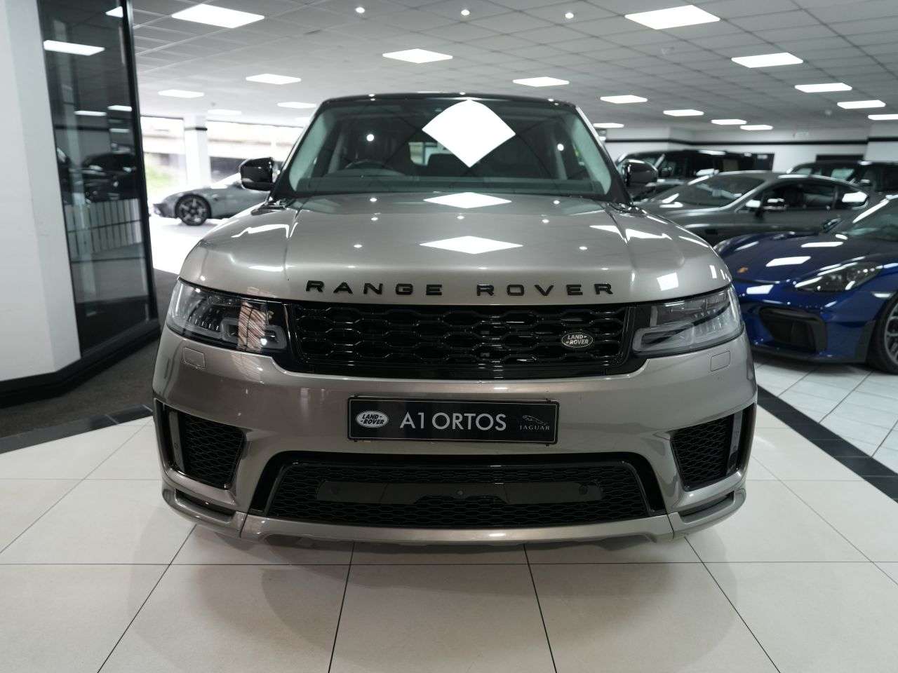 A 2020 LAND ROVER RANGE ROVER SPORT 3.0 D300 MHEV Autobiography Dynamic SUV 5dr Diesel Auto 4WD Euro 6 (s/s) (3 A 2020 LAND ROVER RANGE ROVER SPORT 3.0 D300 MHEV Autobiography Dynamic SUV 5dr Diesel Auto 4WD Euro 6 (s/s) (3