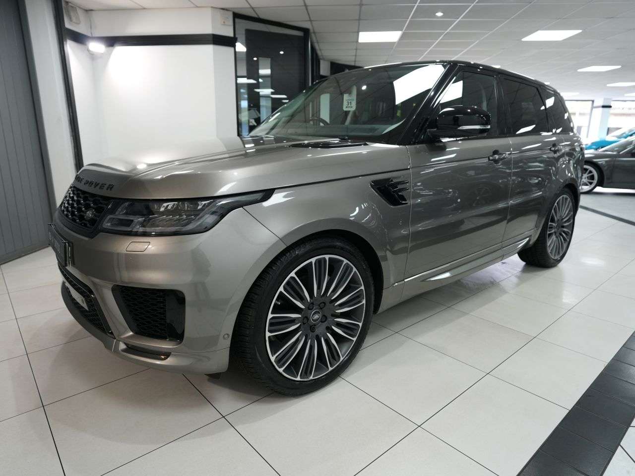 A 2020 LAND ROVER RANGE ROVER SPORT 3.0 D300 MHEV Autobiography Dynamic SUV 5dr Diesel Auto 4WD Euro 6 (s/s) (3 A 2020 LAND ROVER RANGE ROVER SPORT 3.0 D300 MHEV Autobiography Dynamic SUV 5dr Diesel Auto 4WD Euro 6 (s/s) (3