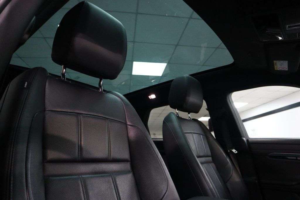 A 2022 LAND ROVER RANGE ROVER EVOQUE 2.0 D200 MHEV Edition SUV 5dr Diesel Auto 4WD Euro 6 (s/s) (204 ps) 1 OWNER A 2022 LAND ROVER RANGE ROVER EVOQUE 2.0 D200 MHEV Edition SUV 5dr Diesel Auto 4WD Euro 6 (s/s) (204 ps) 1 OWNER