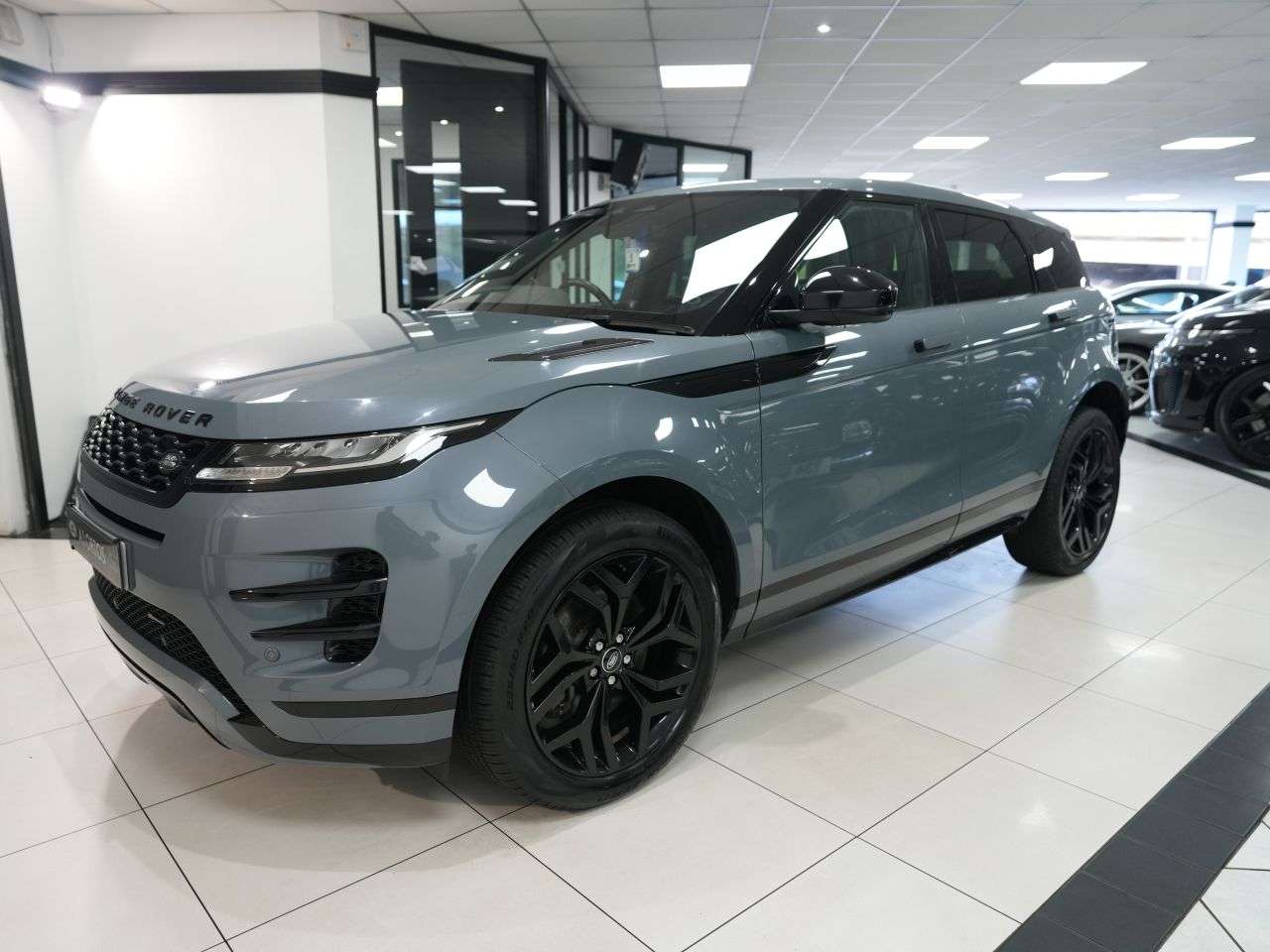 A 2022 LAND ROVER RANGE ROVER EVOQUE 2.0 D200 MHEV Edition SUV 5dr Diesel Auto 4WD Euro 6 (s/s) (204 ps) 1 OWNER A 2022 LAND ROVER RANGE ROVER EVOQUE 2.0 D200 MHEV Edition SUV 5dr Diesel Auto 4WD Euro 6 (s/s) (204 ps) 1 OWNER