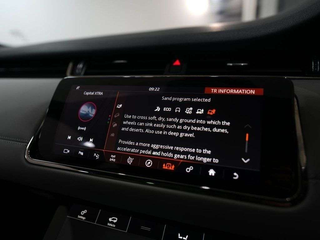 2019 LAND ROVER RANGE ROVER EVOQUE 2019 LAND ROVER RANGE ROVER EVOQUE