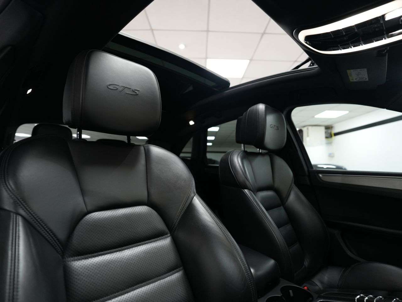 A 2018 PORSCHE MACAN GTS PDK A 2018 PORSCHE MACAN GTS PDK