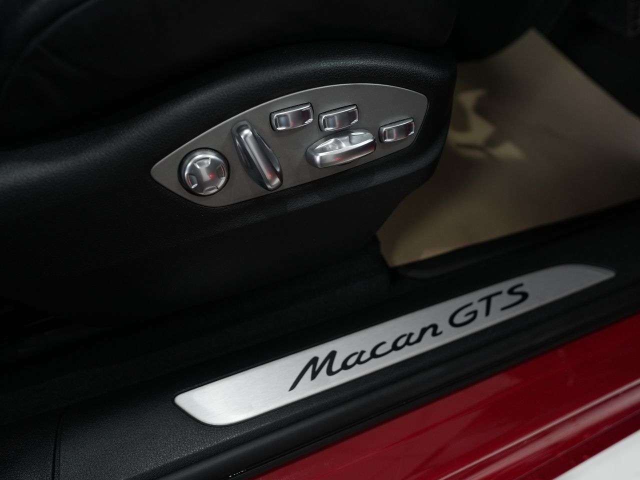2018 PORSCHE MACAN 2018 PORSCHE MACAN
