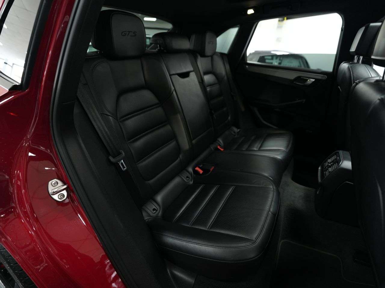 2018 PORSCHE MACAN 2018 PORSCHE MACAN