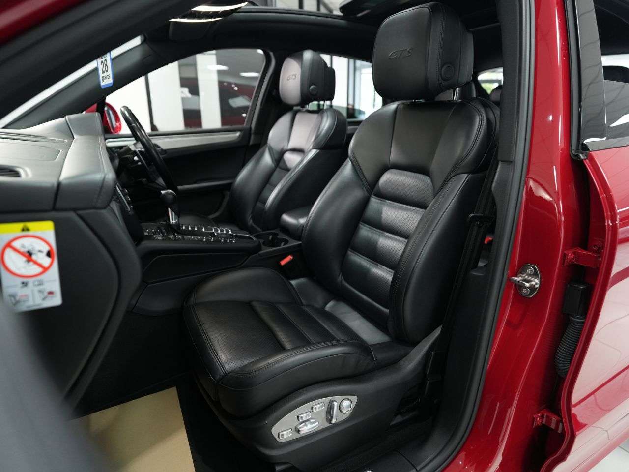 2018 PORSCHE MACAN 2018 PORSCHE MACAN