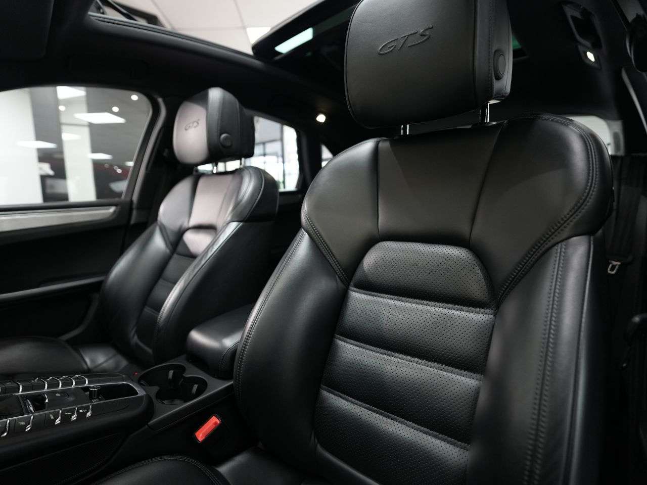 2018 PORSCHE MACAN 2018 PORSCHE MACAN