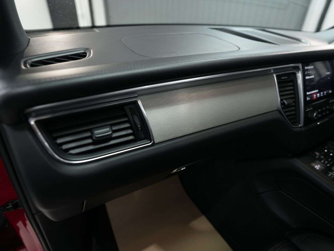 2018 PORSCHE MACAN 2018 PORSCHE MACAN