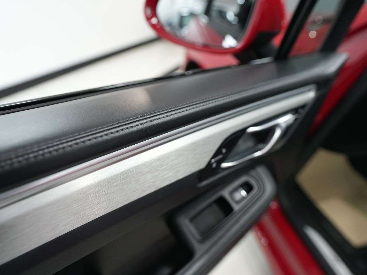 2018 PORSCHE MACAN 2018 PORSCHE MACAN