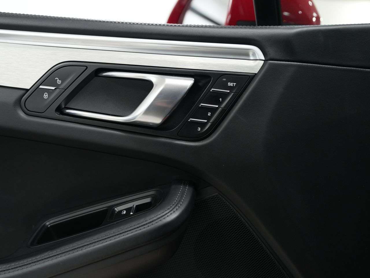 2018 PORSCHE MACAN 2018 PORSCHE MACAN