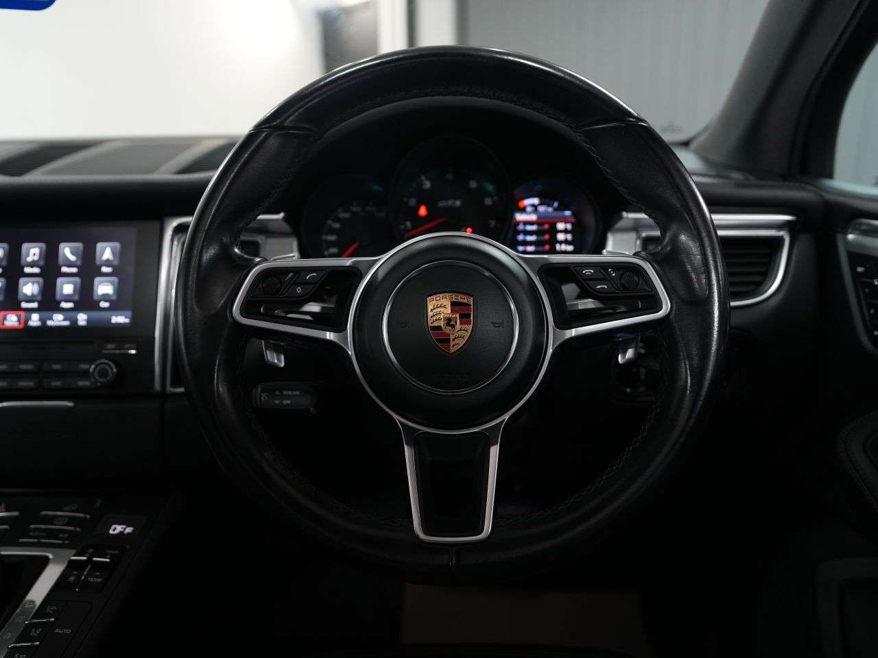 2018 PORSCHE MACAN 2018 PORSCHE MACAN