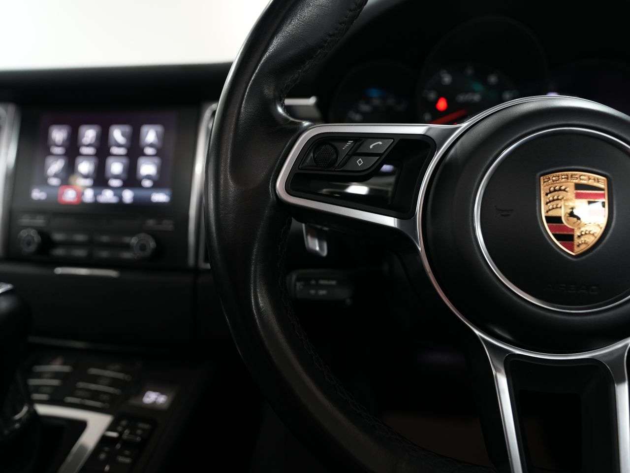 2018 PORSCHE MACAN 2018 PORSCHE MACAN