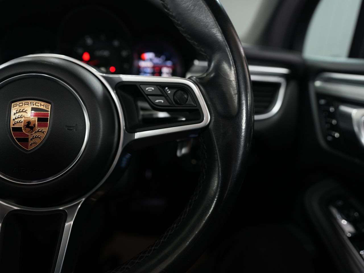 2018 PORSCHE MACAN 2018 PORSCHE MACAN