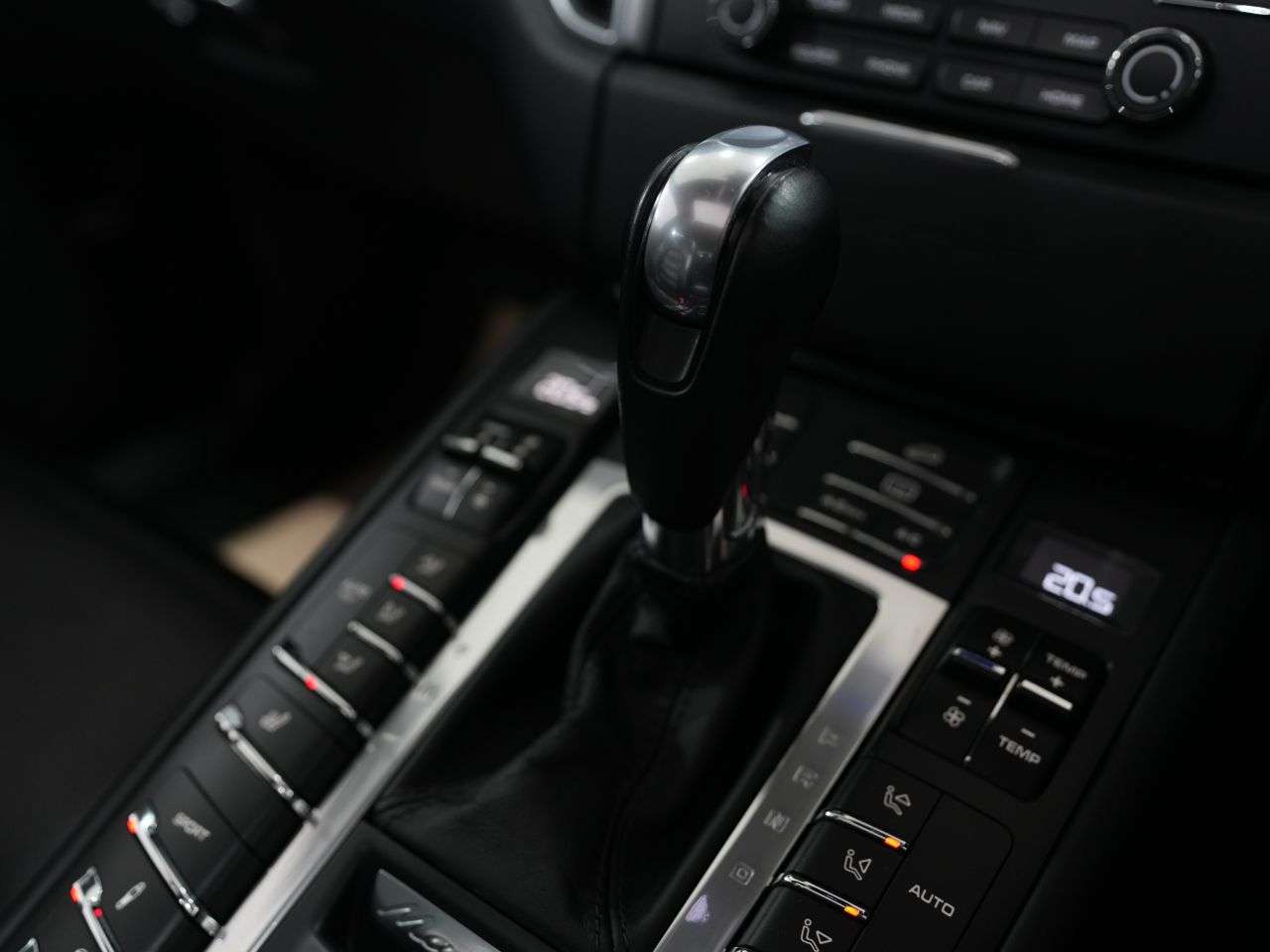 2018 PORSCHE MACAN 2018 PORSCHE MACAN