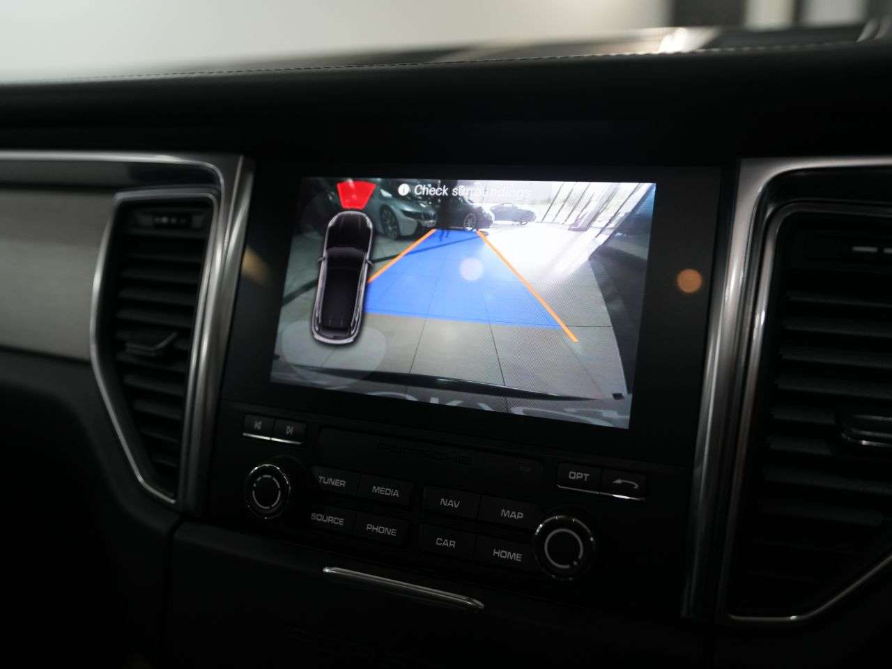 2018 PORSCHE MACAN 2018 PORSCHE MACAN