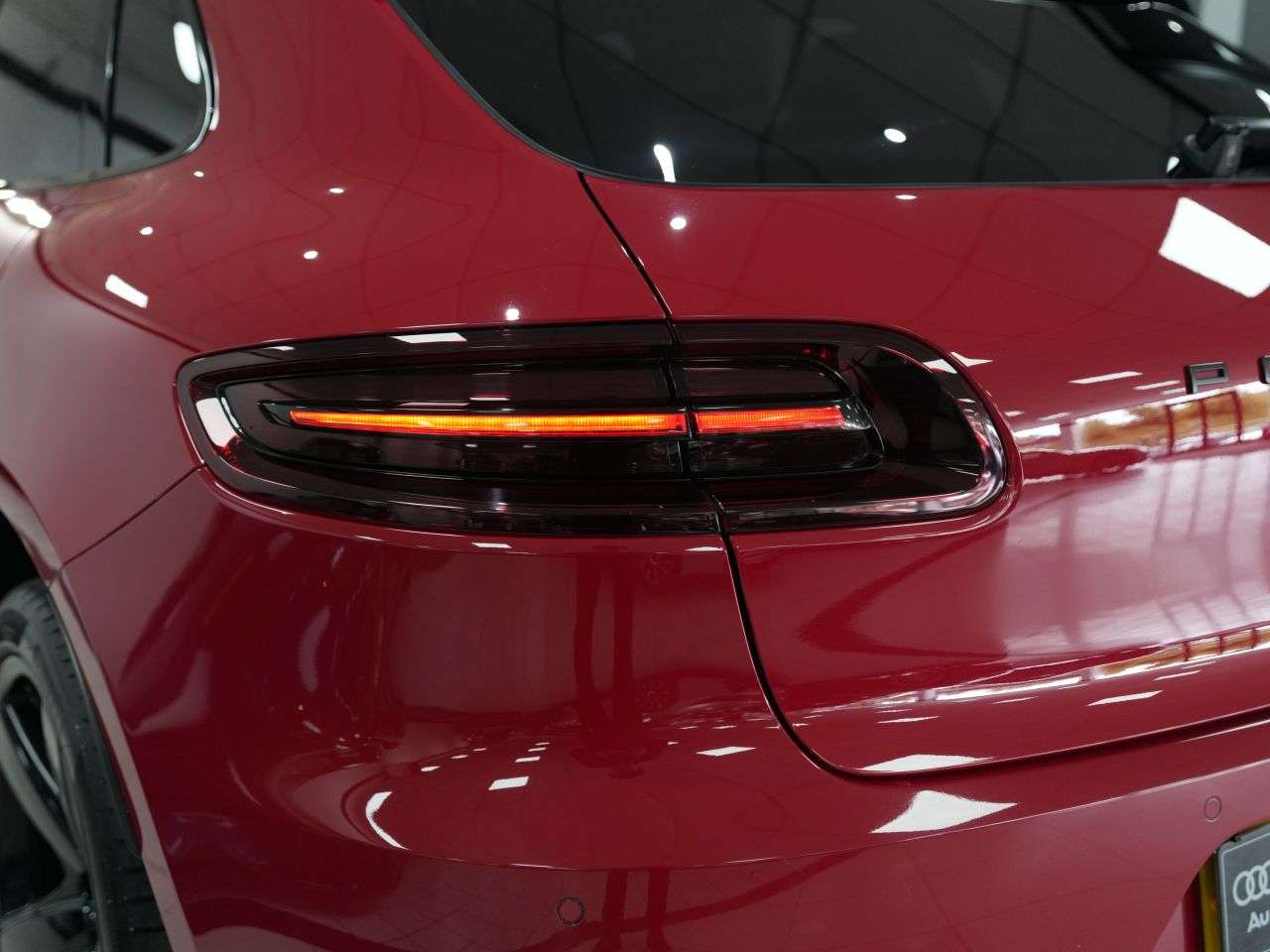 2018 PORSCHE MACAN 2018 PORSCHE MACAN