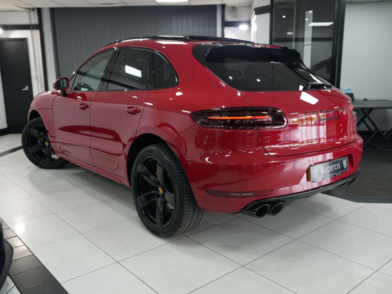 2018 PORSCHE MACAN 2018 PORSCHE MACAN