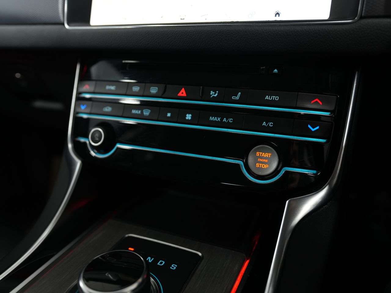 2019 JAGUAR XF 2019 JAGUAR XF