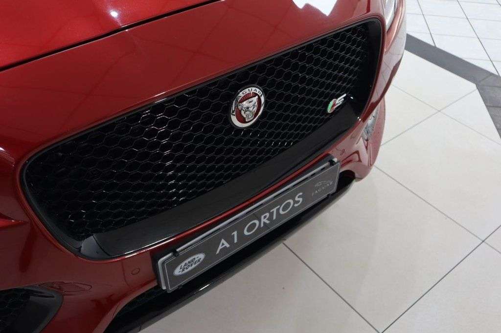 2018 JAGUAR F-PACE 2018 JAGUAR F-PACE