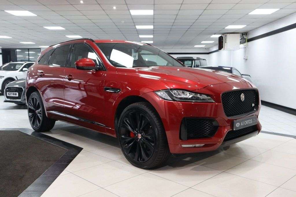 A 2018 JAGUAR F-PACE 3.0 D300 V6 S SUV 5dr Diesel Auto AWD Euro 6 (s/s) (300 ps) BEAUTIFUL D300 A 2018 JAGUAR F-PACE 3.0 D300 V6 S SUV 5dr Diesel Auto AWD Euro 6 (s/s) (300 ps) BEAUTIFUL D300
