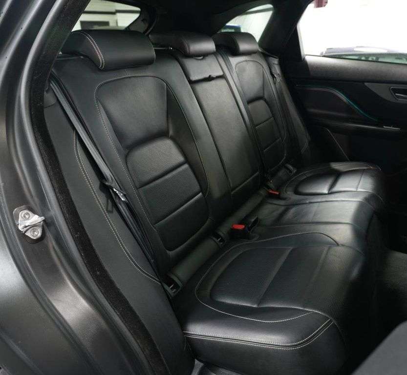 2018 JAGUAR F-PACE 2018 JAGUAR F-PACE