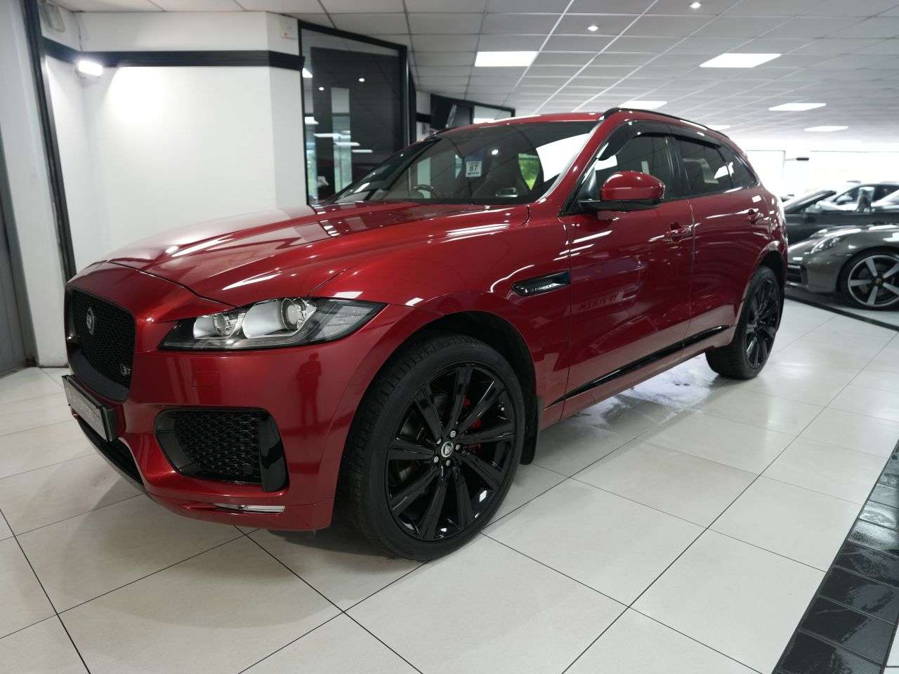 A 2018 JAGUAR F-PACE 3.0 D300 V6 S SUV 5dr Diesel Auto AWD Euro 6 (s/s) (300 ps) BEAUTIFUL D300 A 2018 JAGUAR F-PACE 3.0 D300 V6 S SUV 5dr Diesel Auto AWD Euro 6 (s/s) (300 ps) BEAUTIFUL D300