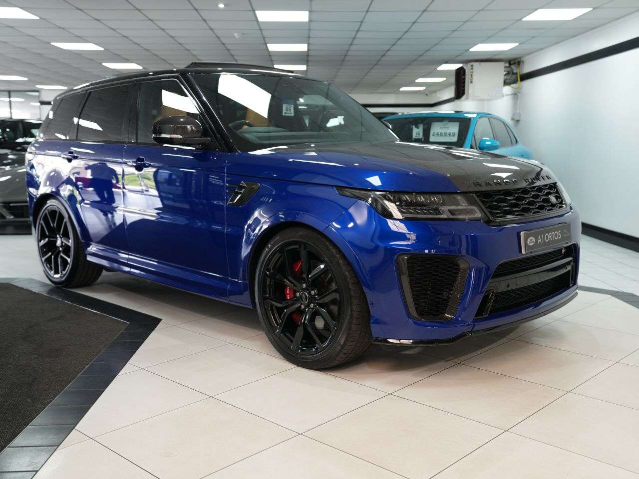 A 2021 LAND ROVER RANGE ROVER SPORT 5.0 P575 V8 SVR Carbon Edition SUV 5dr Petrol Auto 4WD Euro 6 (s/s) (575 ps A 2021 LAND ROVER RANGE ROVER SPORT 5.0 P575 V8 SVR Carbon Edition SUV 5dr Petrol Auto 4WD Euro 6 (s/s) (575 ps
