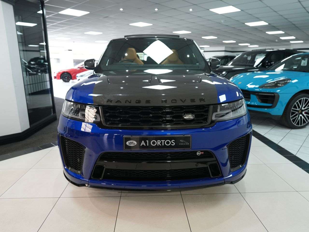 A 2021 LAND ROVER RANGE ROVER SPORT 5.0 P575 V8 SVR Carbon Edition SUV 5dr Petrol Auto 4WD Euro 6 (s/s) (575 ps A 2021 LAND ROVER RANGE ROVER SPORT 5.0 P575 V8 SVR Carbon Edition SUV 5dr Petrol Auto 4WD Euro 6 (s/s) (575 ps