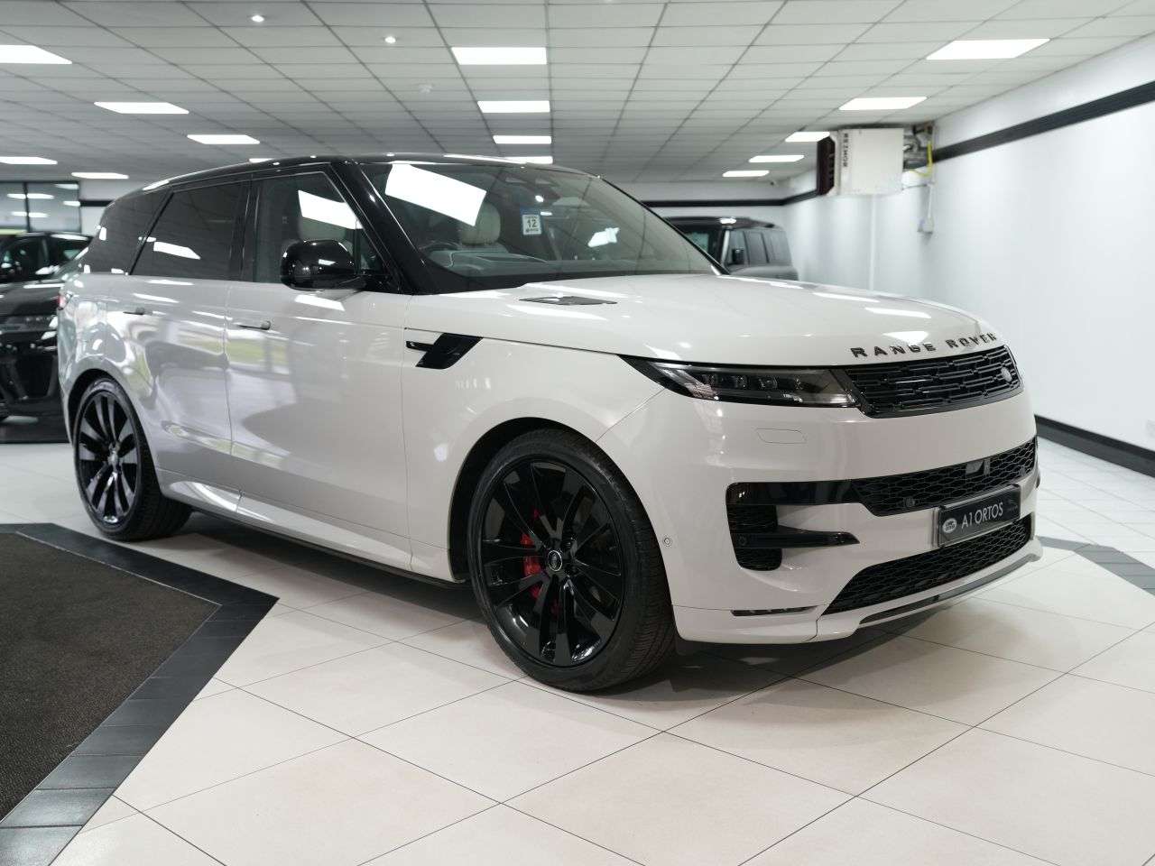 A 2022 LAND ROVER RANGE ROVER SPORT 3.0 D350 MHEV Autobiography SUV 5dr Diesel Auto 4WD Euro 6 (s/s) (350 ps) B A 2022 LAND ROVER RANGE ROVER SPORT 3.0 D350 MHEV Autobiography SUV 5dr Diesel Auto 4WD Euro 6 (s/s) (350 ps) B