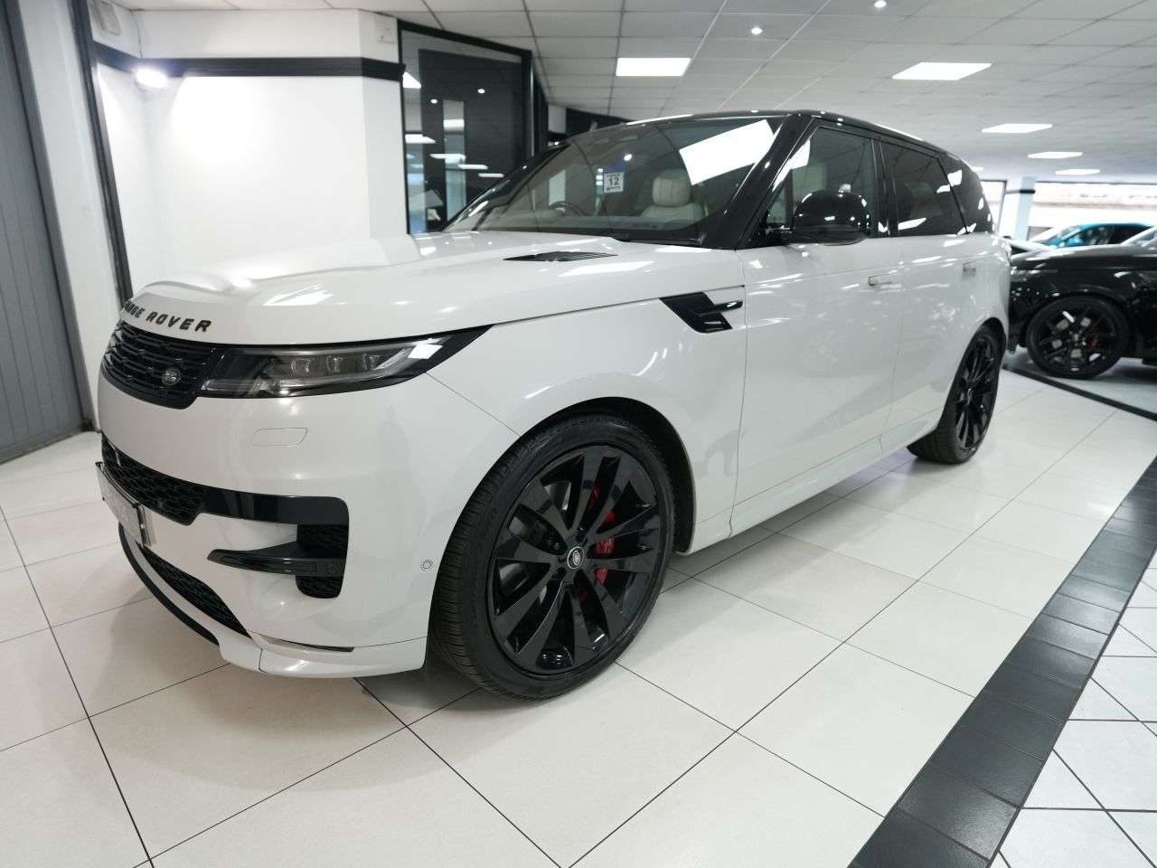 A 2022 LAND ROVER RANGE ROVER SPORT 3.0 D350 MHEV Autobiography SUV 5dr Diesel Auto 4WD Euro 6 (s/s) (350 ps) B A 2022 LAND ROVER RANGE ROVER SPORT 3.0 D350 MHEV Autobiography SUV 5dr Diesel Auto 4WD Euro 6 (s/s) (350 ps) B