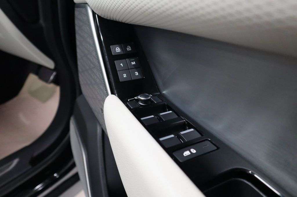 2022 LAND ROVER RANGE ROVER VELAR 2022 LAND ROVER RANGE ROVER VELAR