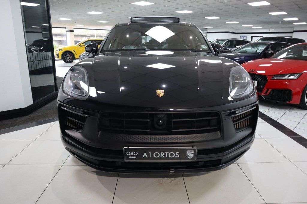A 2023 PORSCHE MACAN 2.9T V6 S SUV 5dr Petrol PDK 4WD Euro 6 (s/s) (380 ps) GORGEOUS MACAN S EXA A 2023 PORSCHE MACAN 2.9T V6 S SUV 5dr Petrol PDK 4WD Euro 6 (s/s) (380 ps) GORGEOUS MACAN S EXA