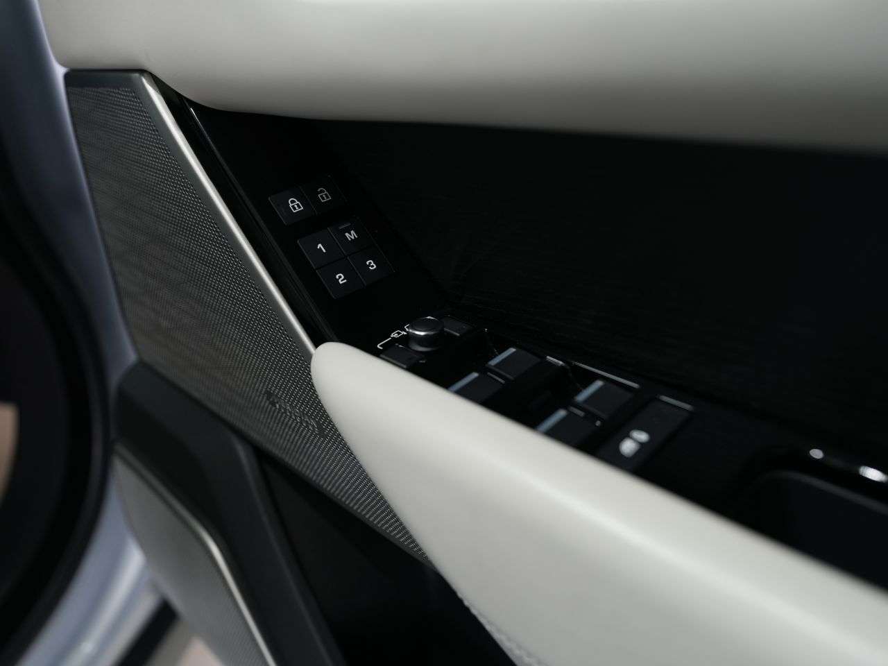 2022 LAND ROVER RANGE ROVER VELAR 2022 LAND ROVER RANGE ROVER VELAR