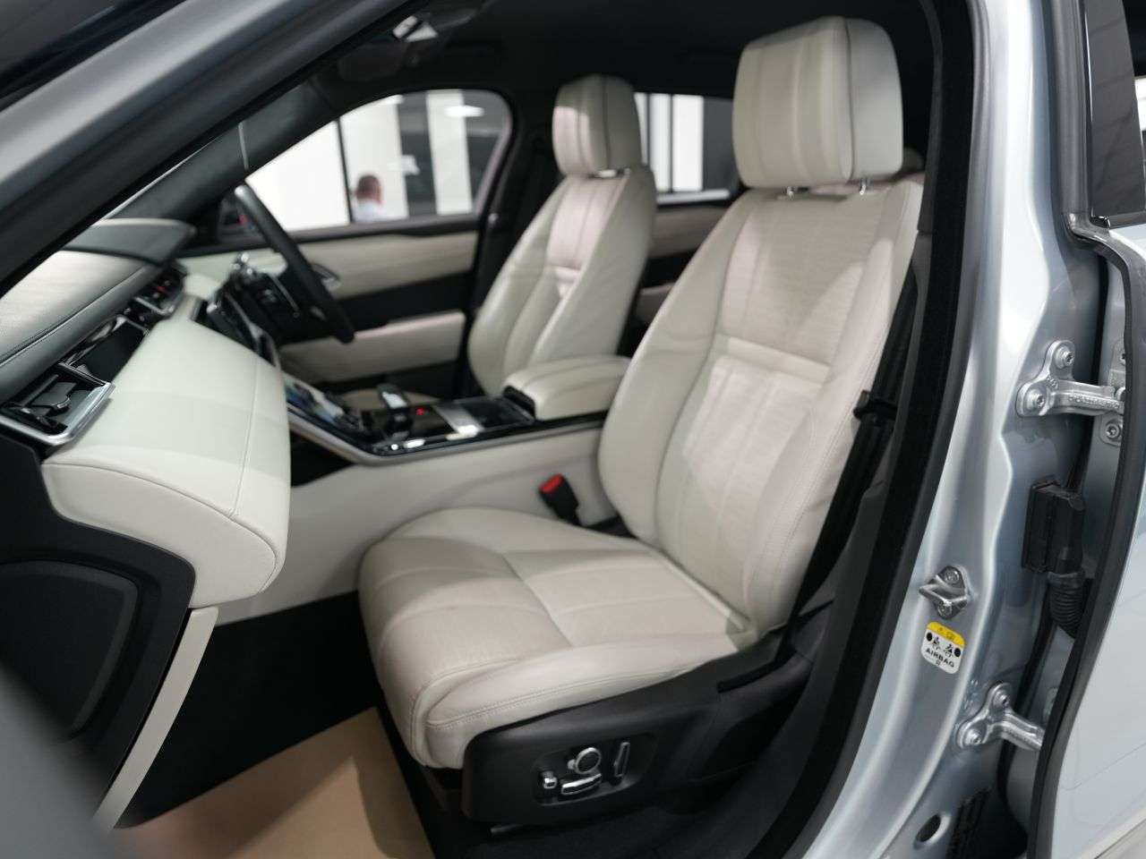 2022 LAND ROVER RANGE ROVER VELAR 2022 LAND ROVER RANGE ROVER VELAR