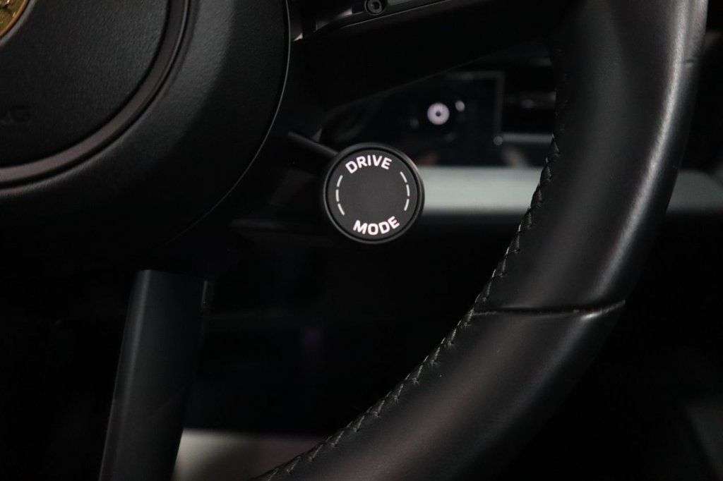 2020 PORSCHE TAYCAN 2020 PORSCHE TAYCAN