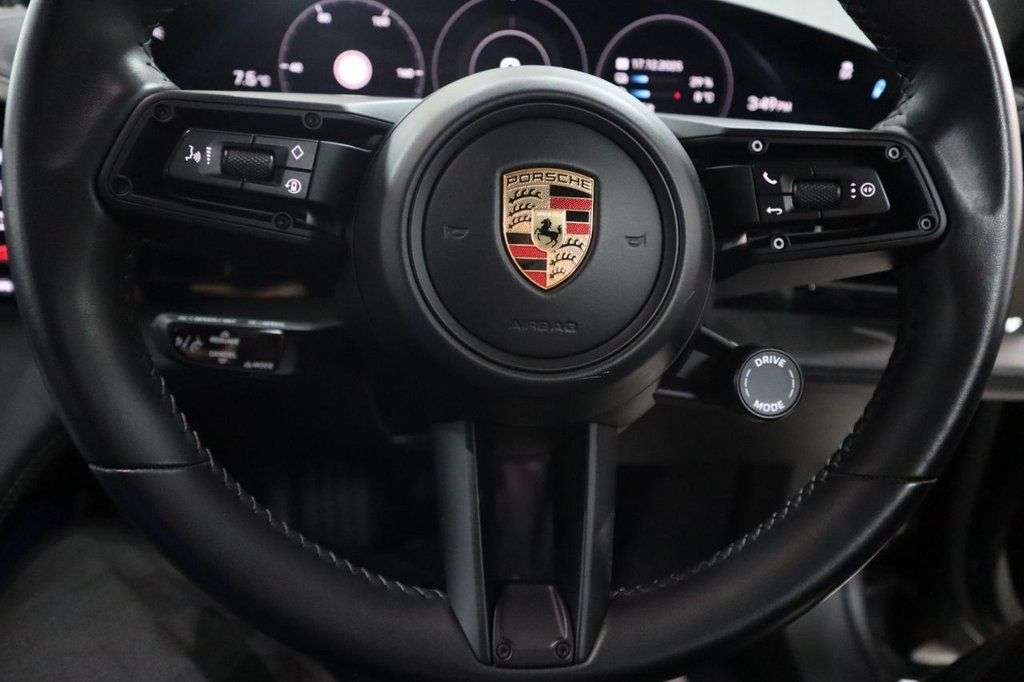 2020 PORSCHE TAYCAN 2020 PORSCHE TAYCAN