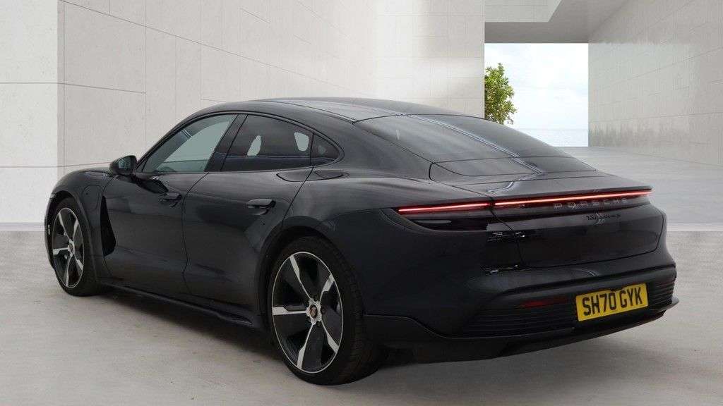 2020 PORSCHE TAYCAN 2020 PORSCHE TAYCAN