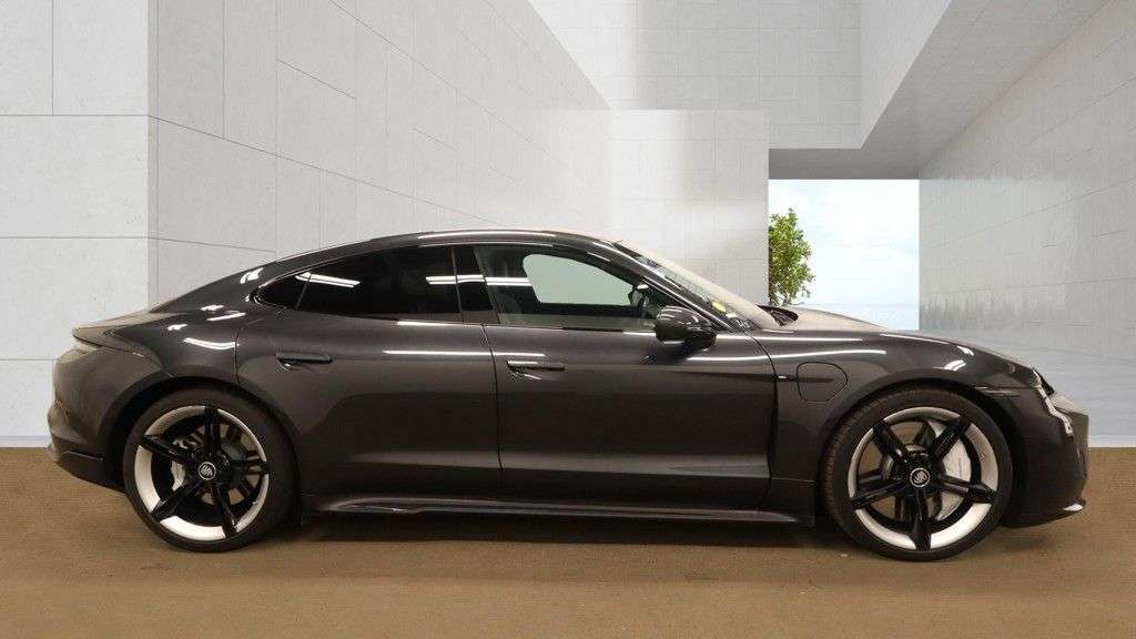 2021 PORSCHE TAYCAN 2021 PORSCHE TAYCAN