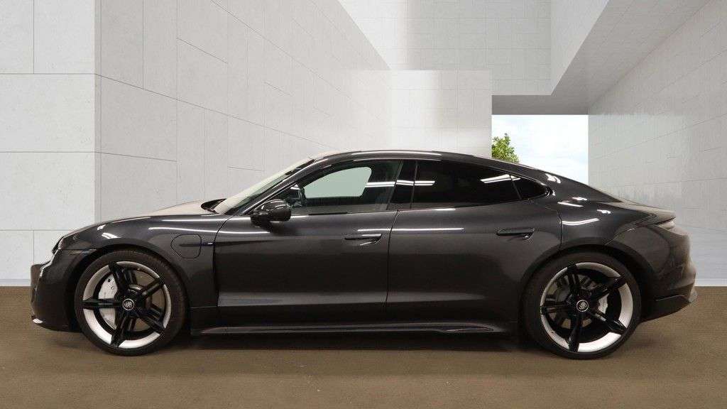 2021 PORSCHE TAYCAN 2021 PORSCHE TAYCAN