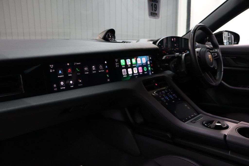 2021 PORSCHE TAYCAN 2021 PORSCHE TAYCAN