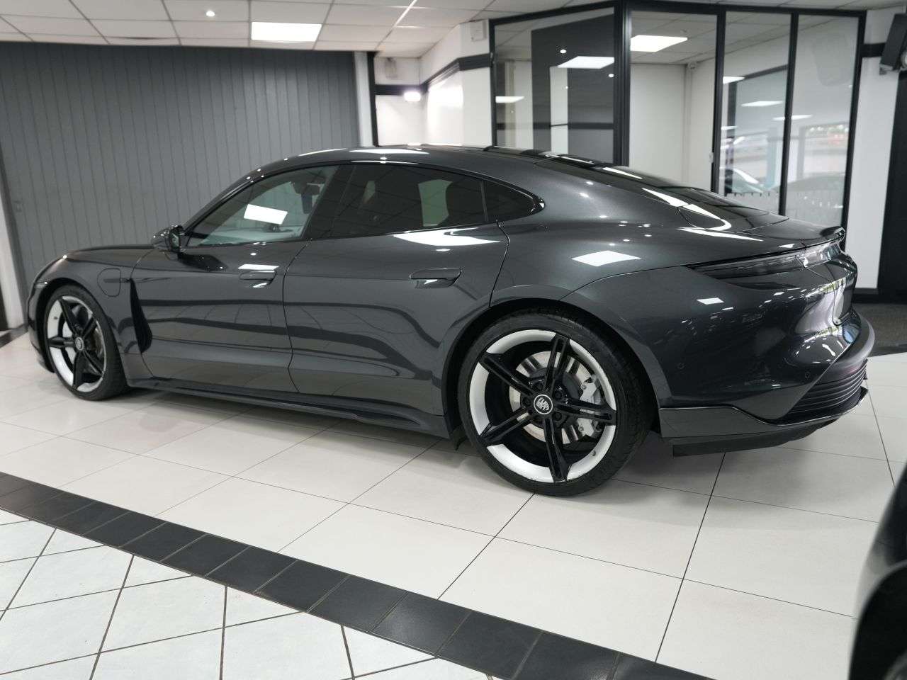 2021 PORSCHE TAYCAN 2021 PORSCHE TAYCAN