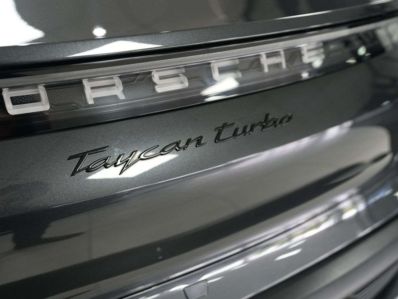 2021 PORSCHE TAYCAN 2021 PORSCHE TAYCAN