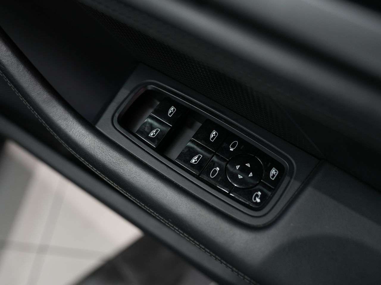 2021 PORSCHE TAYCAN 2021 PORSCHE TAYCAN