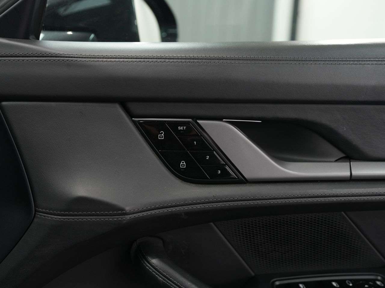 2021 PORSCHE TAYCAN 2021 PORSCHE TAYCAN