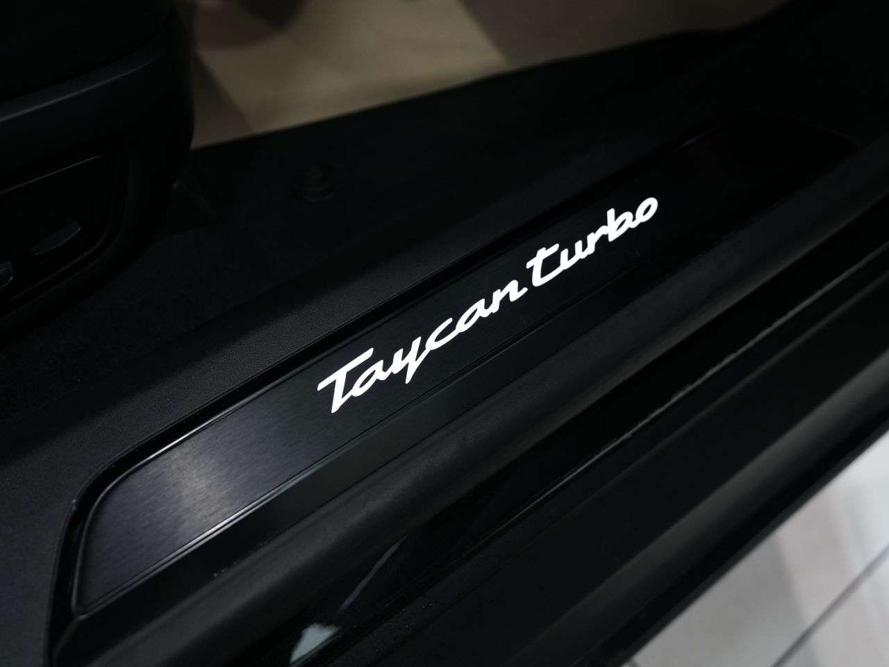 2021 PORSCHE TAYCAN 2021 PORSCHE TAYCAN