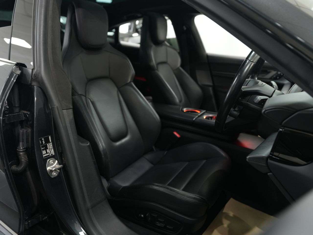 2021 PORSCHE TAYCAN 2021 PORSCHE TAYCAN